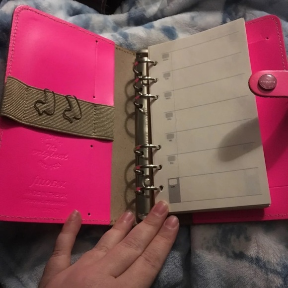 Tokidoki signed Filofax hot pink - Picture 4 of 7